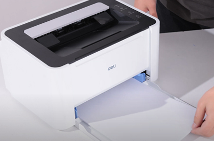 Alimentazione della carta e accensione