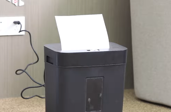 01 Deli ET023 distruggidocumenti