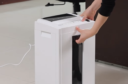 Deli ET051 distruggidocumenti