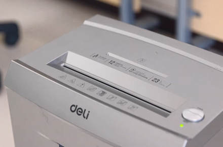 Deli ET095 distruggidocumenti