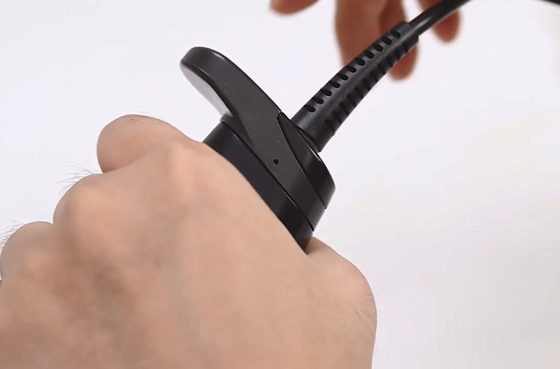 01 Deli ES226 Scanner a luce rossa