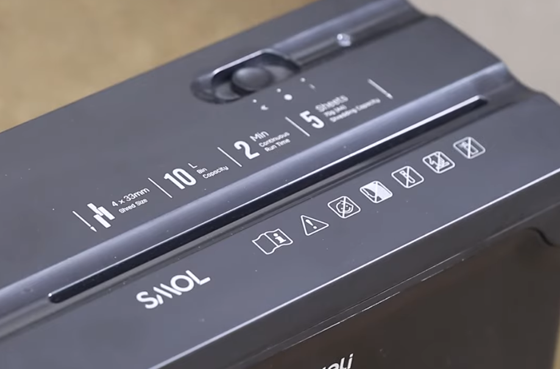 01 Deli ET014 distruggidocumenti