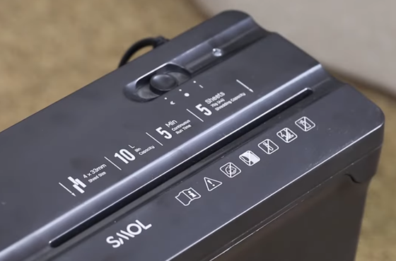 01 Deli ET015 distruggidocumenti